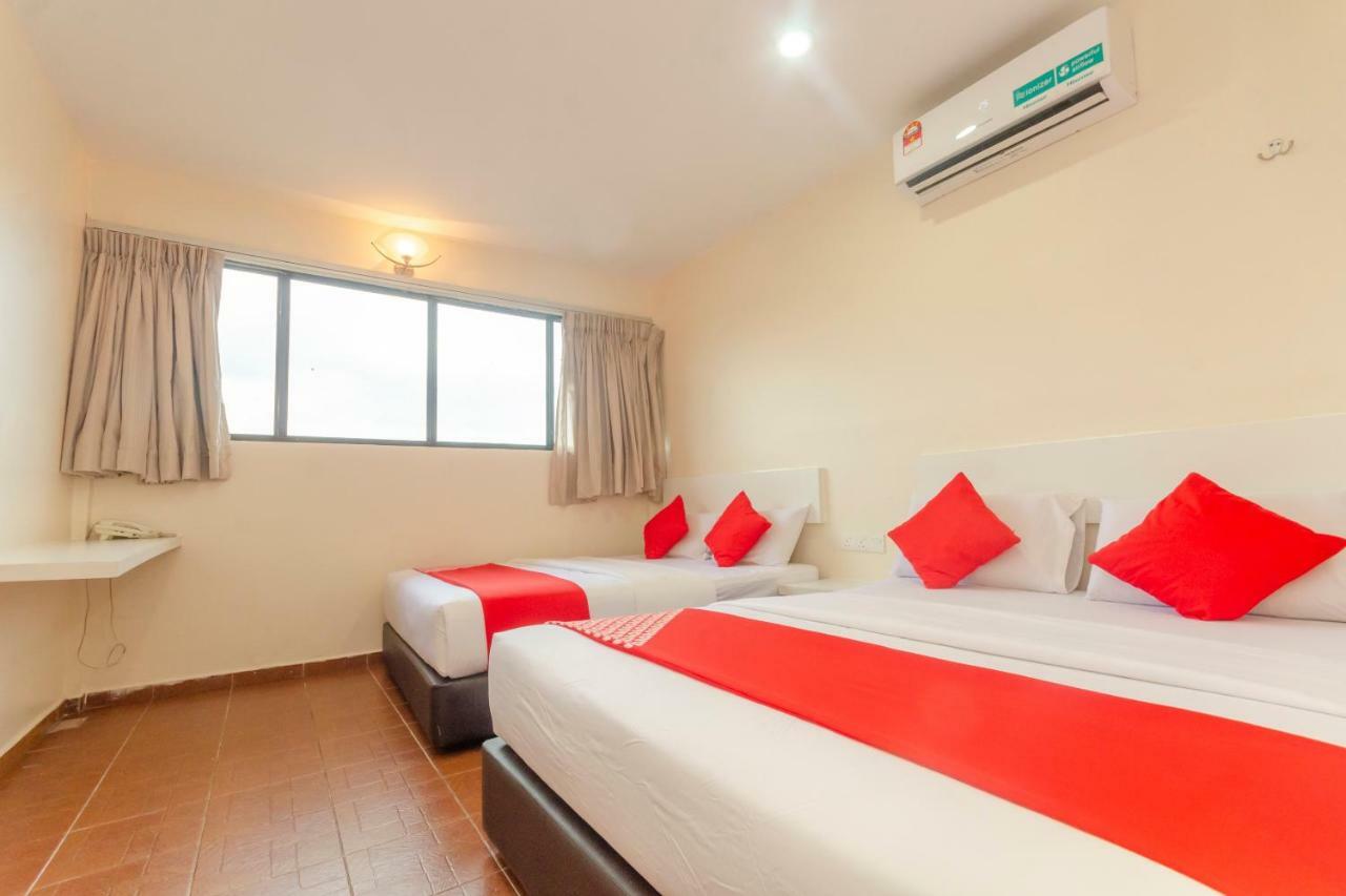 Oyo 1010 Skudai Hotel Exterior foto
