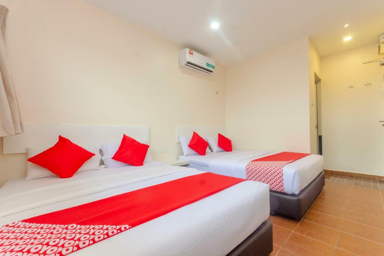 Oyo 1010 Skudai Hotel Exterior foto